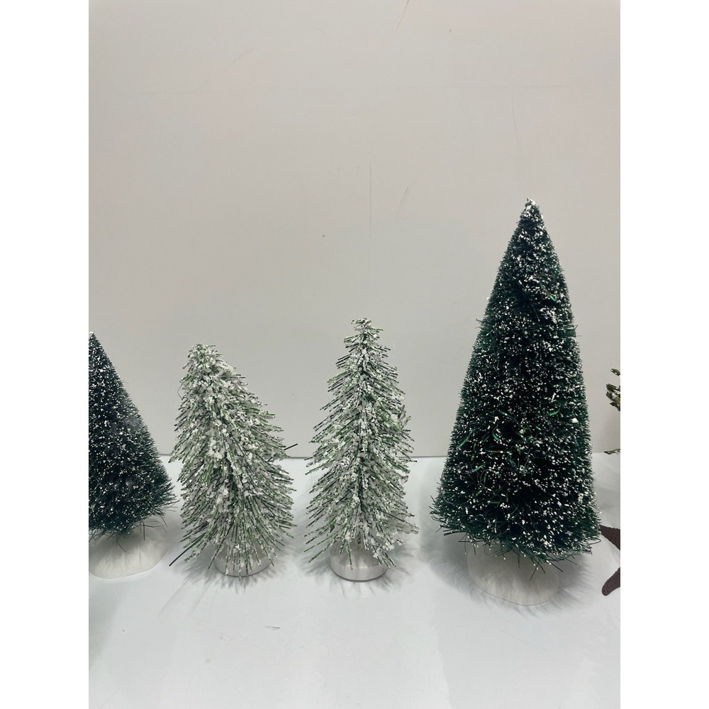 Christmas Tree Lot Of‎ 10 Assorted Village Accessory With Snow - Picture 7 of 8